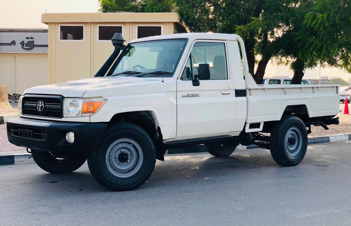 2011 TOYOTA Land Cruiser