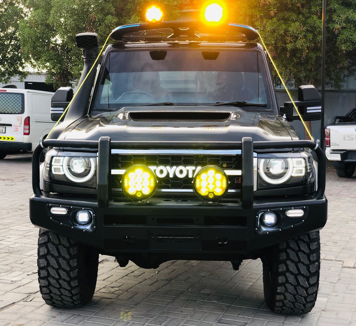 2012 TOYOTA Double Cabin Pick Up